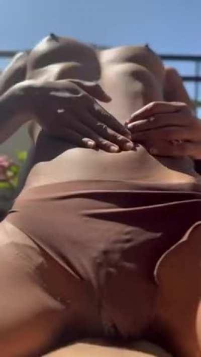 Come fuck with us outdoors 🌱