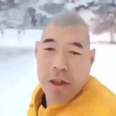 wat shoes she got on