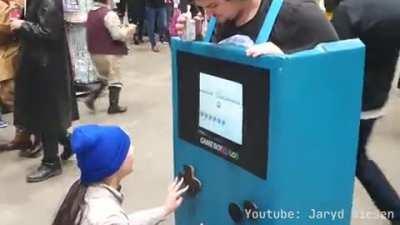 Gamer made a GIANT working Game Boy Color costume for a convention