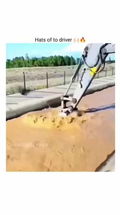 Hats off to the driver.😱