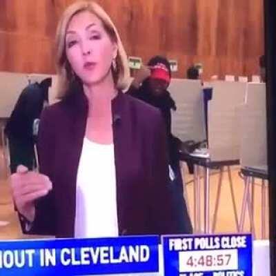 Black Trump voter trolls Media in Cleveland! 👻