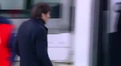 Conte's gesture at half-time