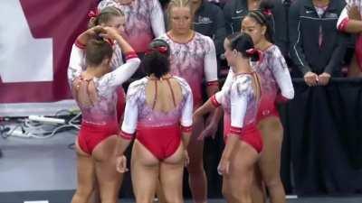 We are now over 4000 strong! 🎉 🎉 🍾 a special thank you to the folks that have long supported us ❤️ & a warm welcome to those that are new. Celebrating this new milestone with Bunz of beauty from Ball State University ❤️🤍