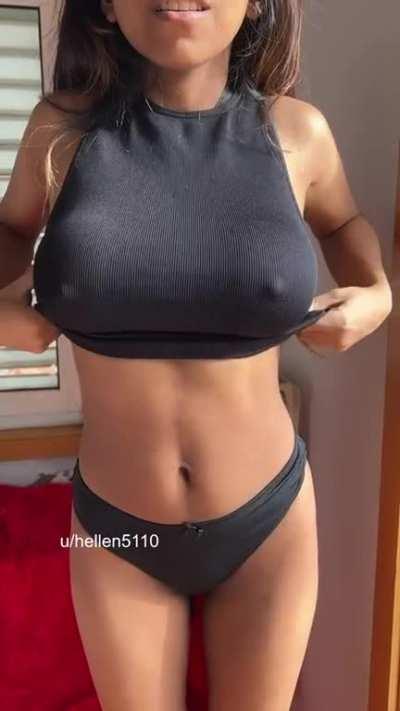 I'm a bit too hot here, I better get naked!