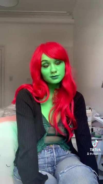 my first try at posion ivy cosplay! 🥰🌿