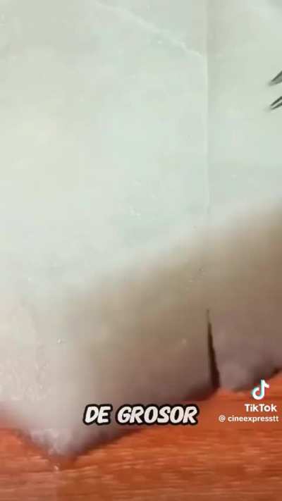 A new, complicated way of eating green grapes with lemon and radish.