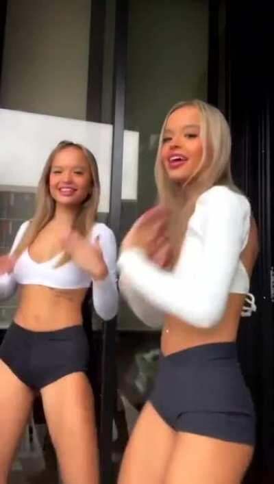 Connell twins. Essas gêmeas gostosas demais 😋😍