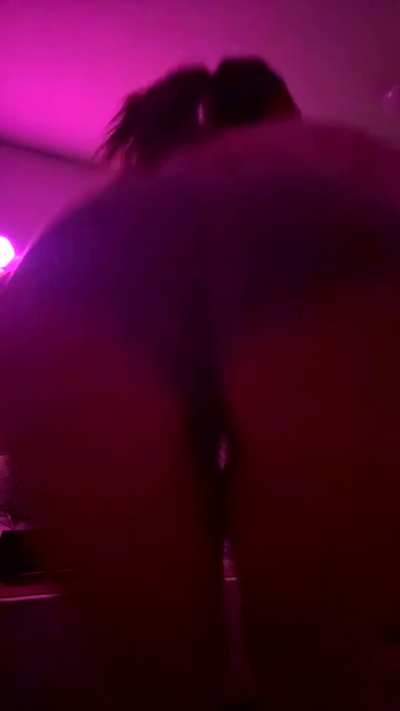 can we have a living room rave together??