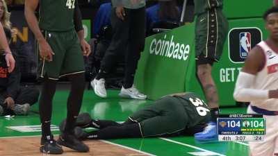 [Highlight] Celtics hound on Randle to force the turnover as Smart gets knee'd in the nether region