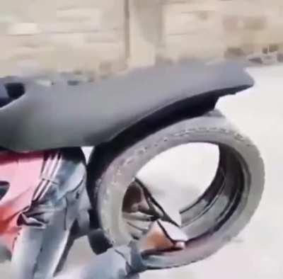 Finally sold my v1 skoka and my car made of tilés so I could buy this mötorbloké