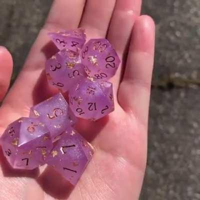 ☀️ UV purple color-transforming dice I made
