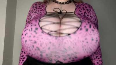 I love my massive tits so much 💗💦