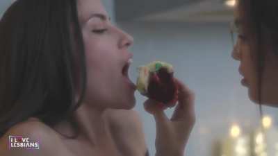 Michelle Deniesse (30) & Shana Pilonieta (29) - 