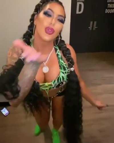 I want to lick her asshole