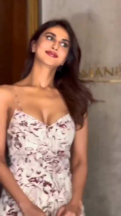 Beautiful vaani kapoor 🔥❣️
