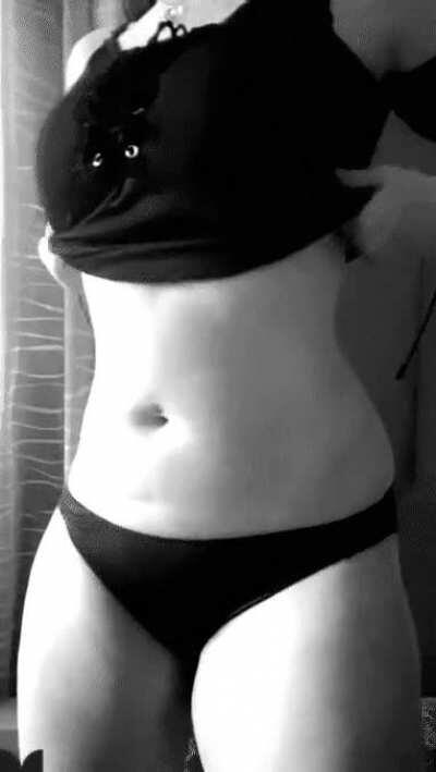 First ever post here, tried to be artsy! (OC, F-20)