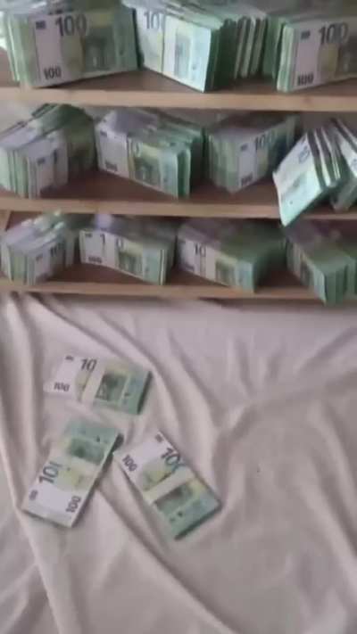 #Part-time job #Investment and financial management #Time freedom #Free and safe #Earn at least $200 a day #20% to 50% profit