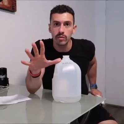 egefitness motivasyon konusmasi yapiyor