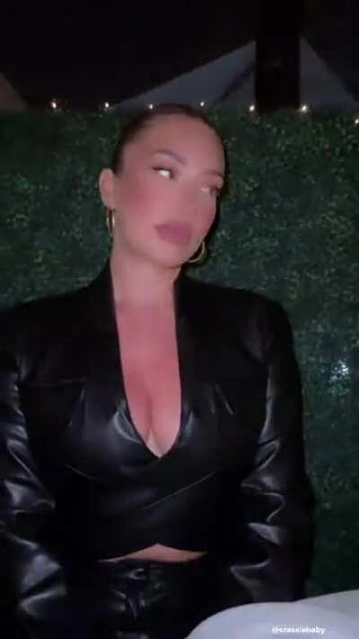 Out For Dinner @KylieJenner Story