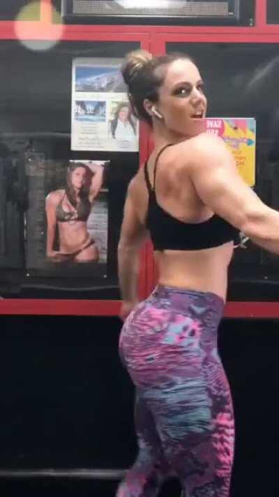 Linda is getting posted over on death by snu snu a bit recently