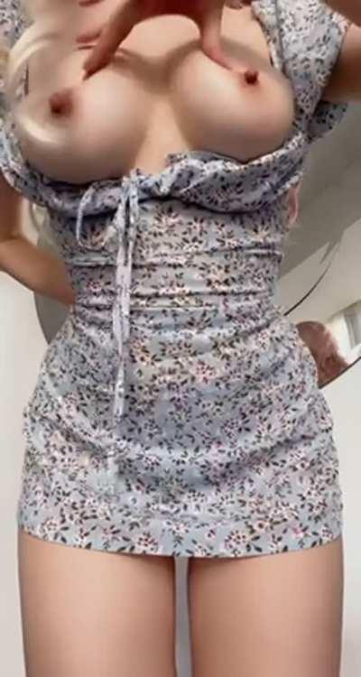 No bra for easy access 😜