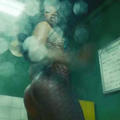 Chloe Bailey booty galore