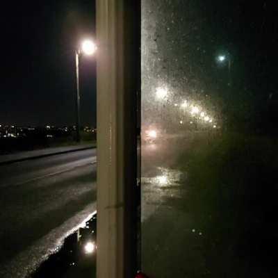 I thought i was tripping so i recorded it.