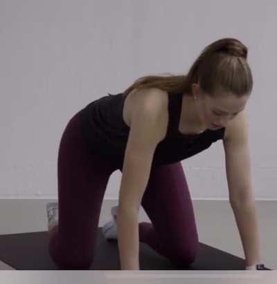 I want to pound that ass so badly🥵🥵 want more videos?