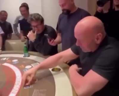 Dana White completes a $500,000 blackjack comeback and then pays off his friends $10,000 debt, gives the dealer a $5,000 tip and leaves