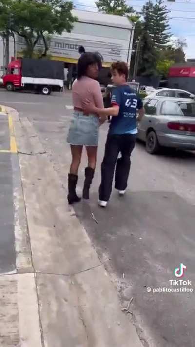 Franco Colapinto derrapando 