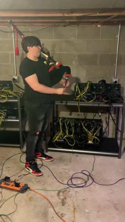 Powering down last ETH mining rig the only proper way….With Bagpipes