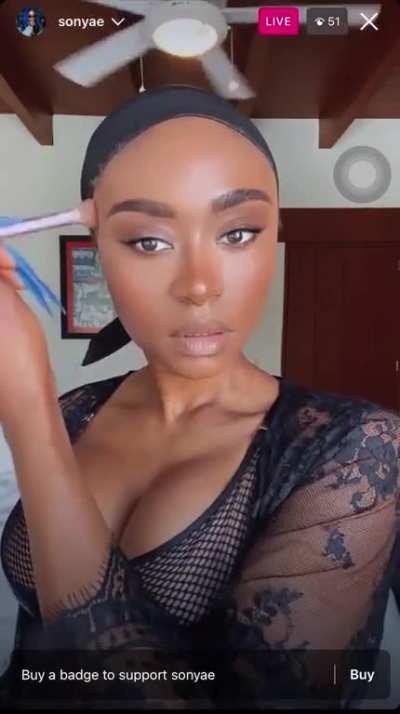 Miss Sonyae 💙been dropping some sexy ass looks on this trip she been on I got a few lives I’ll drop later