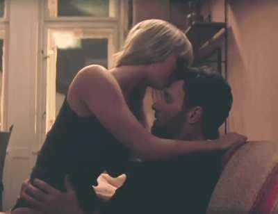 Jennifer Lawrence , lingerie