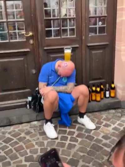 England fans sing 'He's got a pint glass on his head'