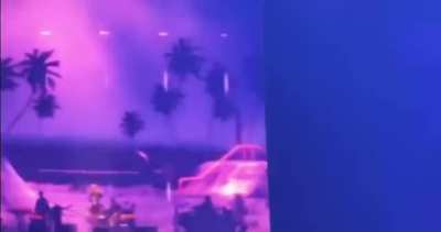 Her vocals get worst every single show