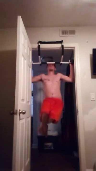 Dude claims he could do 300 pull-ups then sends this :/