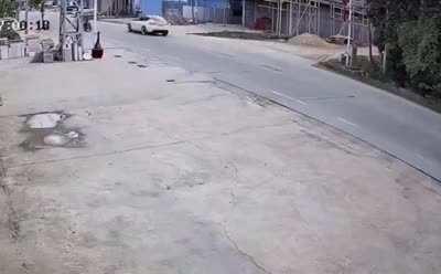 China opens investigation after a Tesla failed to park and went out off control. 2 people died and several were injured.