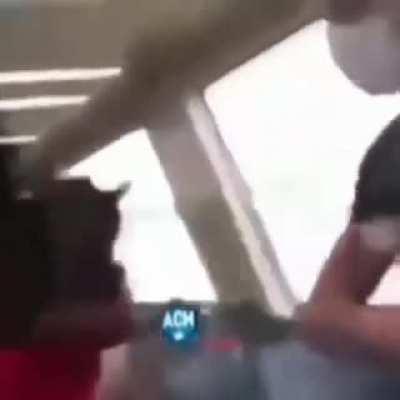 feminizminizi skm aq bayir domuzu obezleri hepinizin allani skm.