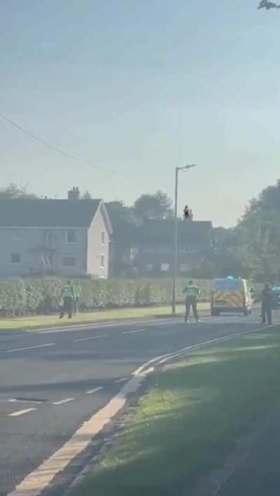 Don't bring a knife to a police car fight! (Westwood Hill, EK)