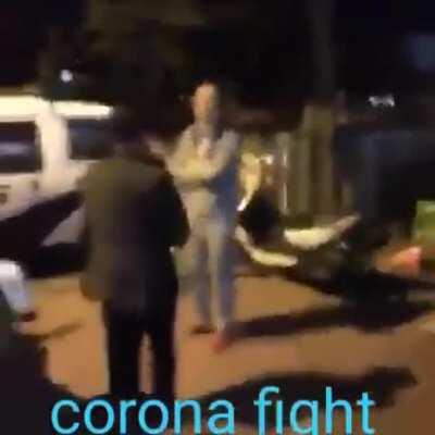 君子动口不动手，即有大義也有小禮，贏中贏！