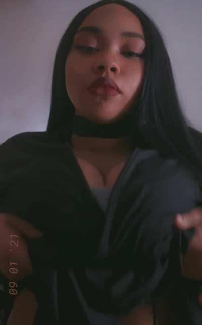 Hope your Monday is it too hard?🖤😉 oc