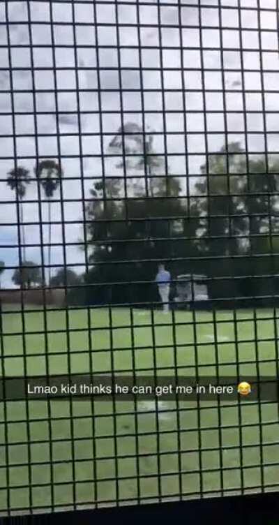 This kid is very stupid