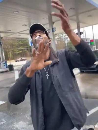 Still can’t figure out how he pulled this off