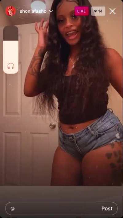 She’s so 🔥🔥😍😍