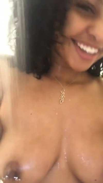 Vivevevici 💦📁📁🤤 5$ mega DM me if you interested