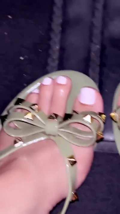 The day I met MadRedSoles & paid for her nails 💅 🤤 