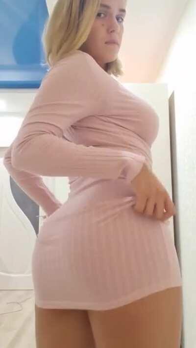 wait, don't tear the dress, I'll take it off myself =P