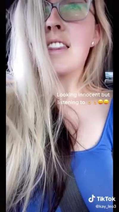 I love the dress 👀