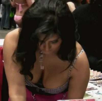 Sunny Leone signing autographs for fans