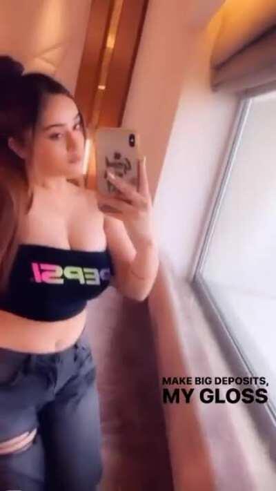 Prajakta Dusane is one of the bustiest models and she knows people love her for that!